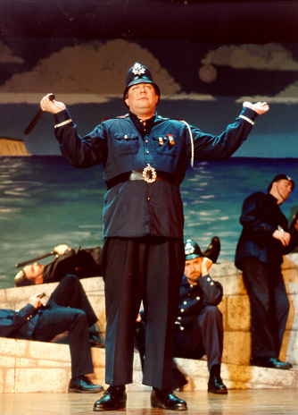 David in The Pirates of Penzance 2000 — 'The Sergeant of Police'